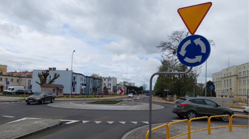 Budowa ronda na skrzyżowaniu ulic Kościuszki, Odrodzenia i ks. Popiełuszki w Sępólnie oficjalnie zakończona FOTO