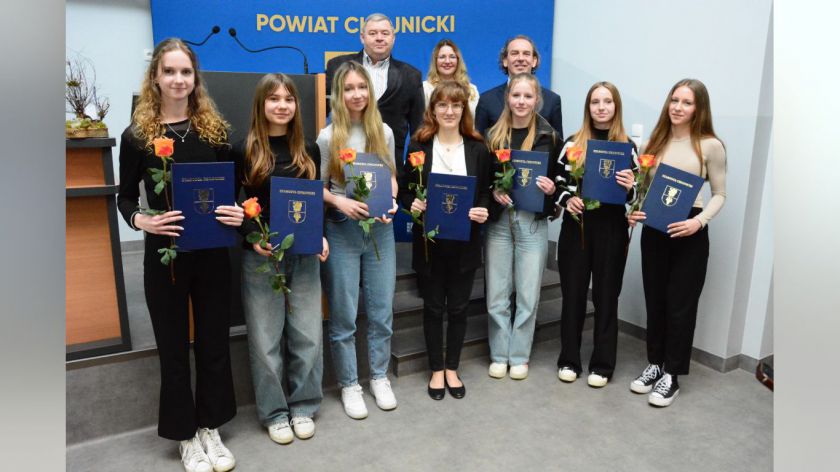 Nagrody i wyróżnienia starosty dla sportowców z powiatu chojnickiego rozdane. W tym roku trafiły do 72 osób FOTO