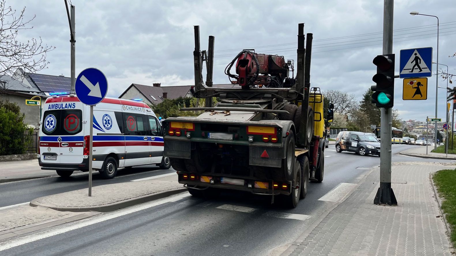 8-letni chłopiec potrącony na przejściu dla pieszych na ul. Bytowskiej w Chojnicach (FOTO)