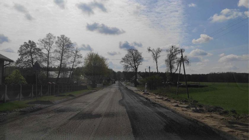 Rozpoczął się remont odcinka drogi wojewódzkiej 212 w Zielonej Chocinie, w gminie Konarzyny