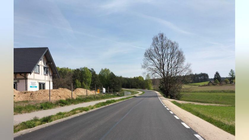 Zakończyły się prace przy remoncie drogi gminnej od krajowej 20-tki do Łubiany, w gm. Kościerzyna