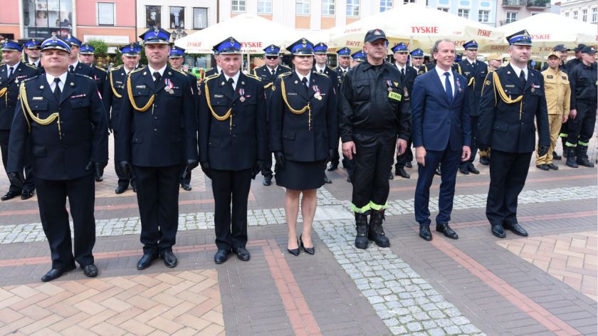 Obchody Powiatowego Dnia Strażaka w Chojnicach. Były gratulacje, awanse i nagrody FOTO