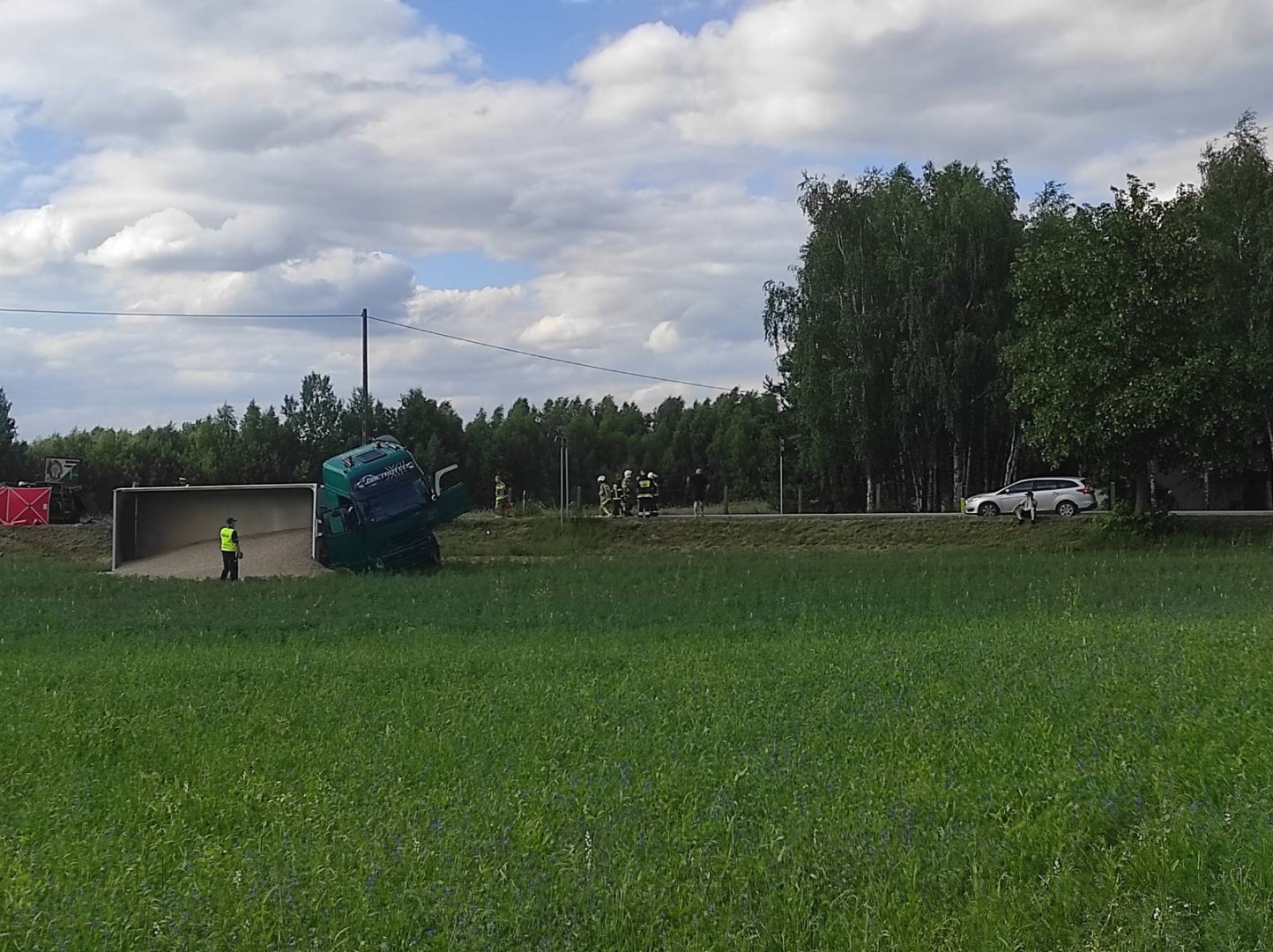 Tragiczny wypadek na drodze 240 w Lubiewicach. Nie żyje jedna osoba (AKTUALIZACJA, FOTO)
