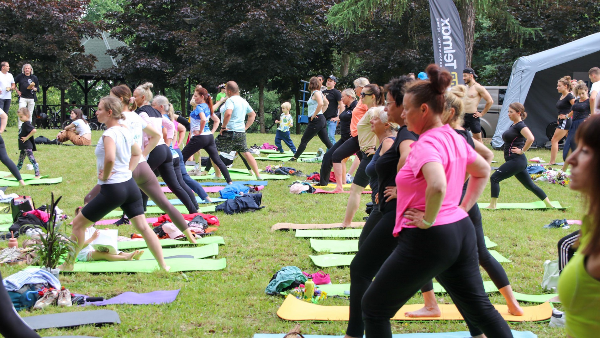 "Łączy nas energia". III edycja Yoga Day by Małgorzata w Człuchowie za nami