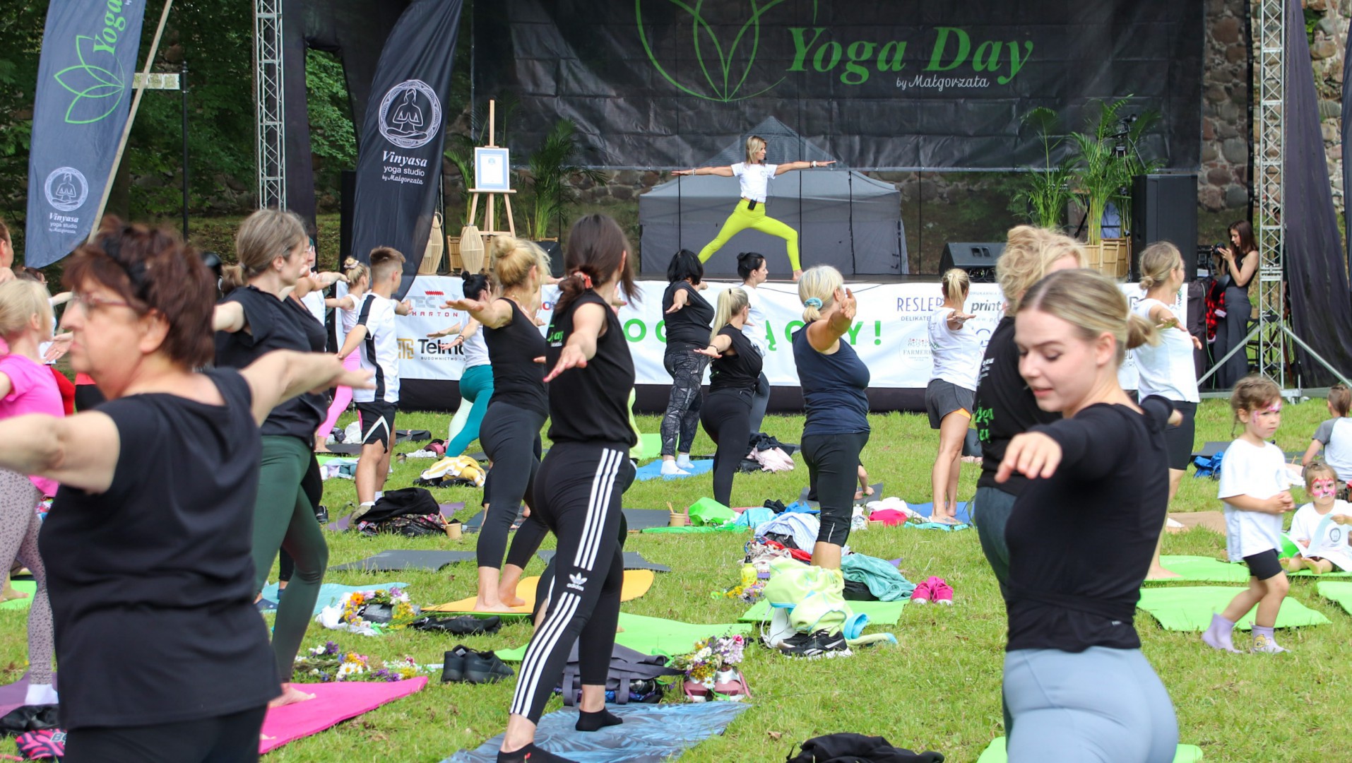 "Łączy nas energia". III edycja Yoga Day by Małgorzata w Człuchowie za nami