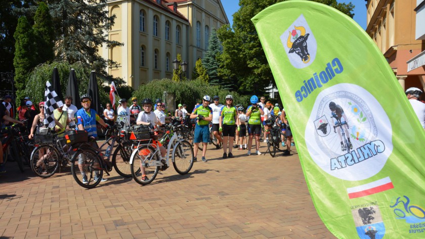 Chojnickie Towarzystwo Miłośników Roweru Cyklista celebruje dziś 30 urodziny. Z tej okazji wyruszyli w 30 km rajd rowerowy