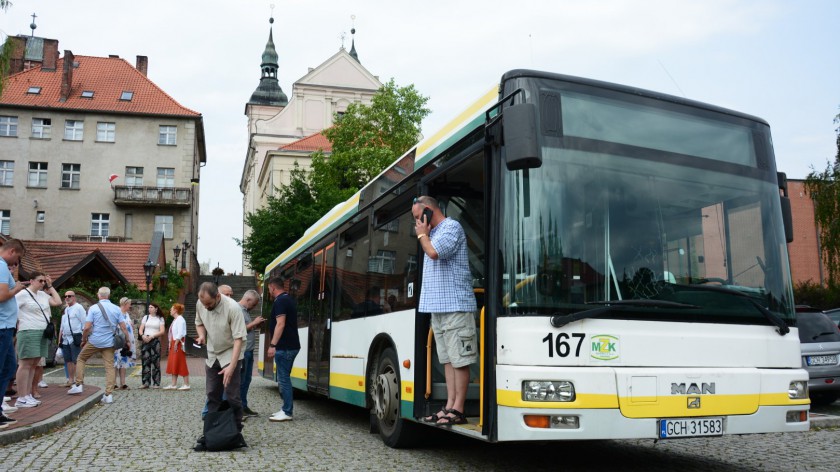 Chojnicki MZK przekazał autobus dla ukraińskiego Korsunia Szewczenkowskiego FOTO