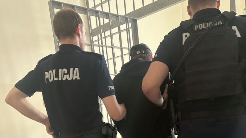 Policjanci z Chojnic i Czerska zatrzymali pięciu poszukiwanych mężczyzn