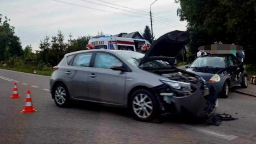 Dwie osoby ranne w wypadku w Dziemianach. Do zdarzenia doszło w niedzielę na drodze wojewódzkiej 235