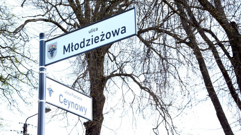 Rusza drugi etap wymiany tablic z nazwami ulic w Chojnicach. Na osiedlach Kolejarz i Asnyka