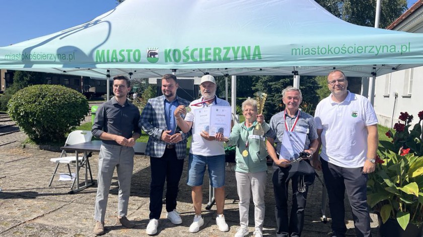 29 ekip wystartowało w Mistrzostwach Pomorza w wyścigach drezyn ręcznych w Kościerzynie FOTO