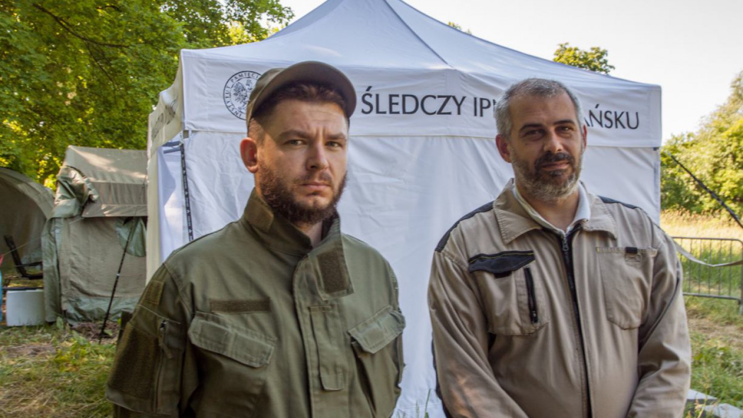 Los babci poznała dzięki obrączce odnalezionej w chojnickiej Dolinie Śmierci. "Będziemy ją przekazywać z pokolenia na pokolenie"