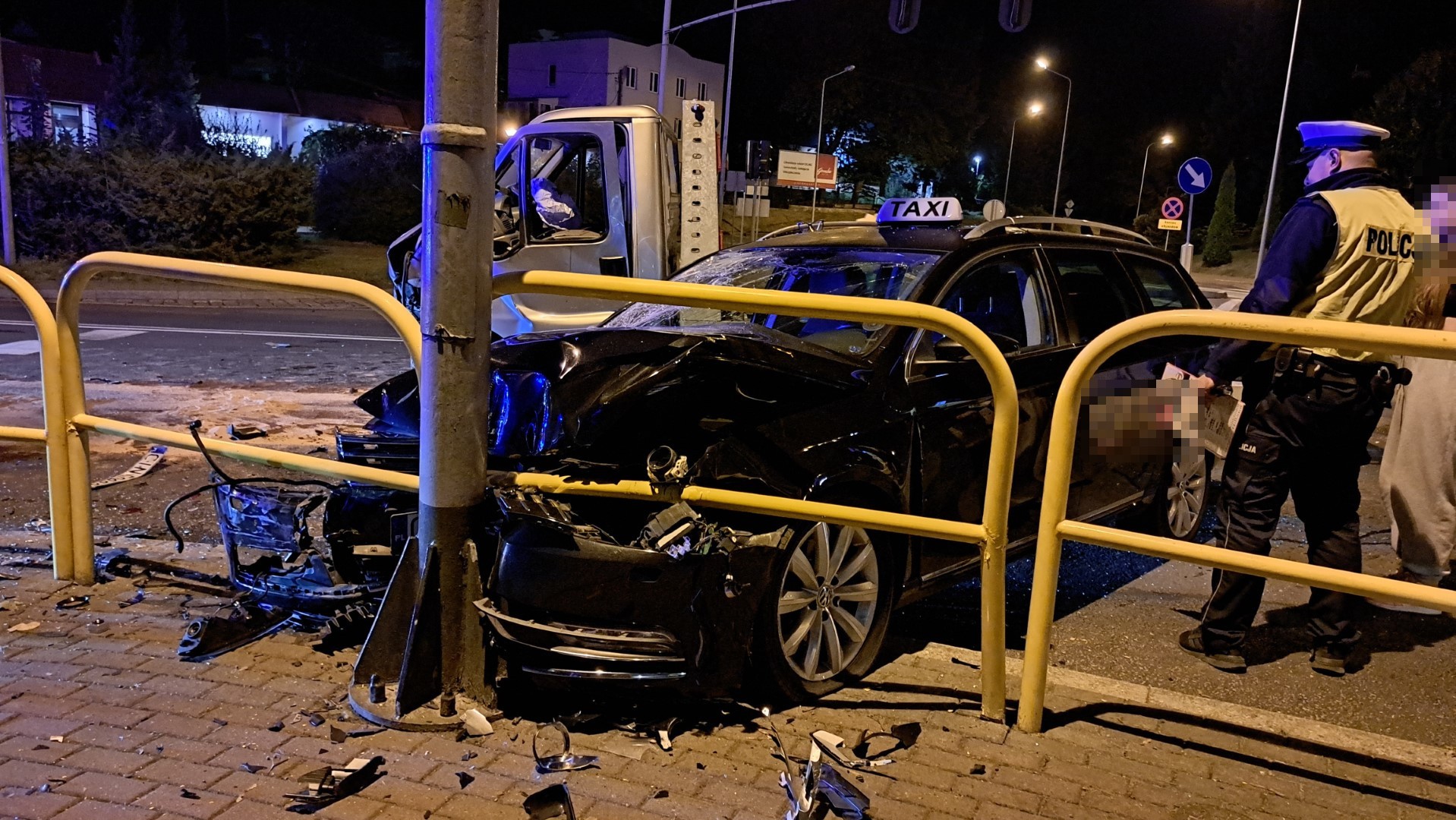 Wypadek na skrzyżowaniu ulicy Gdańskiej z Kościerską i Świętopełka w centrum Chojnic. Są wstępne ustalenia (AKTUALIZACJA)