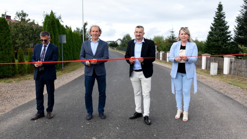 W Zapędowie oficjalnie oddano do użytku wyremontowaną drogę z Rytla do granicy z powiatem tucholskimFOTO