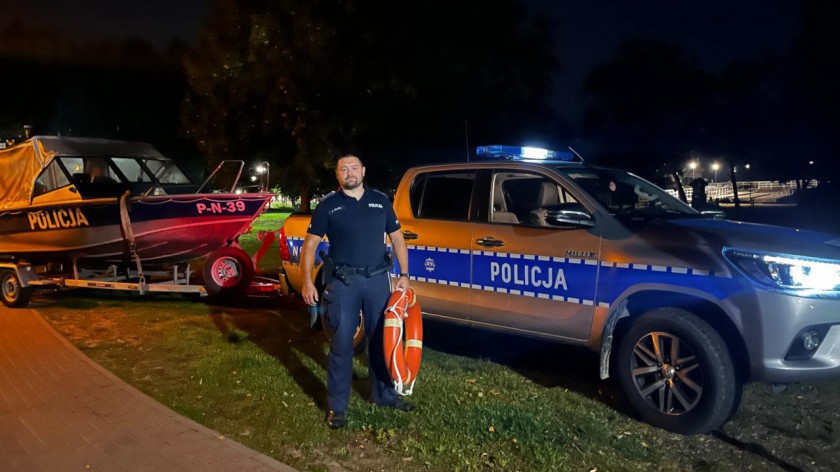 Dwóch policjantów z komendy w Chojnicach wyjechało na południe Polski. Będą pomagać powodzianom
