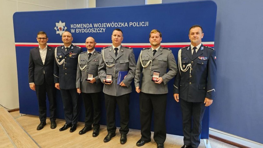 Policyjne Kryształowe Serca przyznane po raz siódmy. Policjanci z regionu nagrodzeni honorowymi odznakami