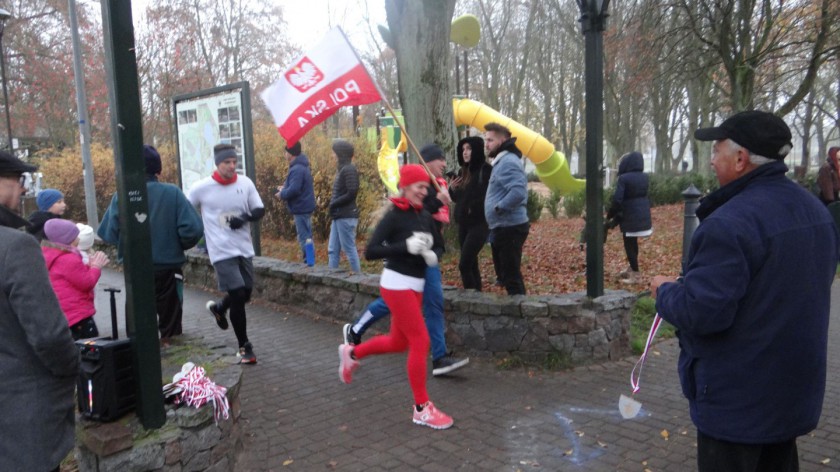 Rekord frekwencji podczas tegorocznego Biegu Niepodległości w Chojnicach. W imprezie wzięło udział 117 osób FOTO