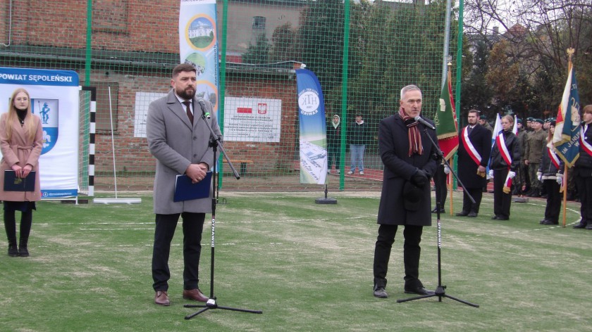 Kompleks boisk sportowych przy dwóch szkołach średnich w Więcborku oddany do użytku FOTO