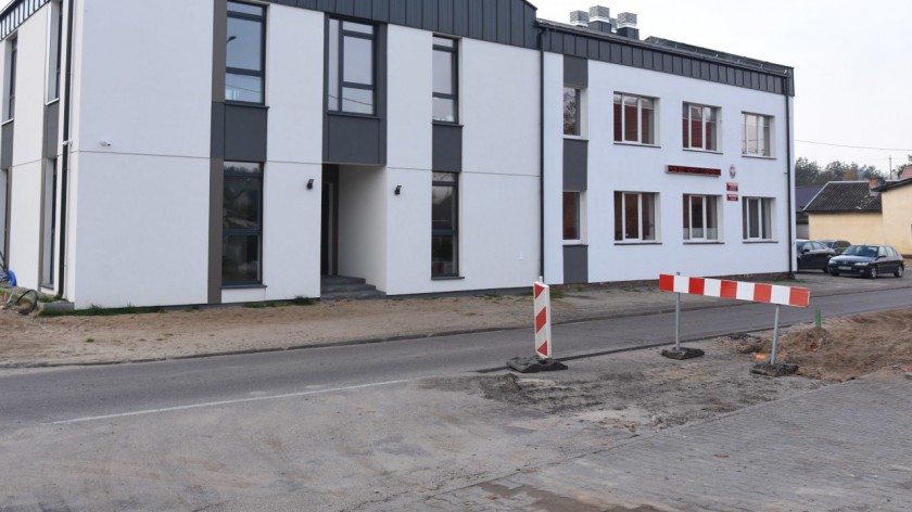 Trwa przebudowa dróg powiatowych przebiegających przez centrum Studzienic