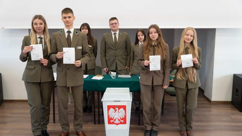 Młodzieżowa Rada Powiatu Tucholskiego skompletowana. W szkołach zakończyły się wybory