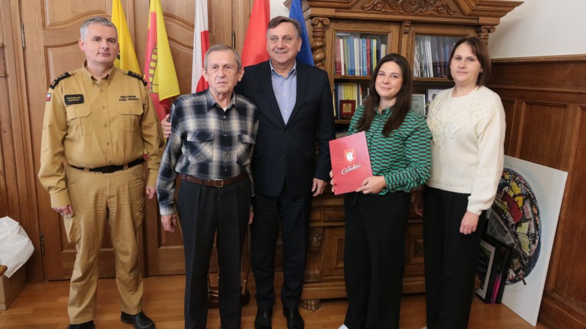 Bon frekwencyjny na remont człuchowskiej biblioteki. To dlatego, że swoją siedzibę ma tam OSP Człuchów