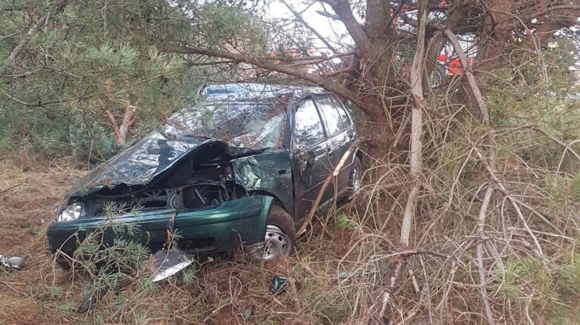 Dachowanie na krajowej 20 w Głodowie w gminie Miastko. Kierująca volkswagenem trafiła do szpitala