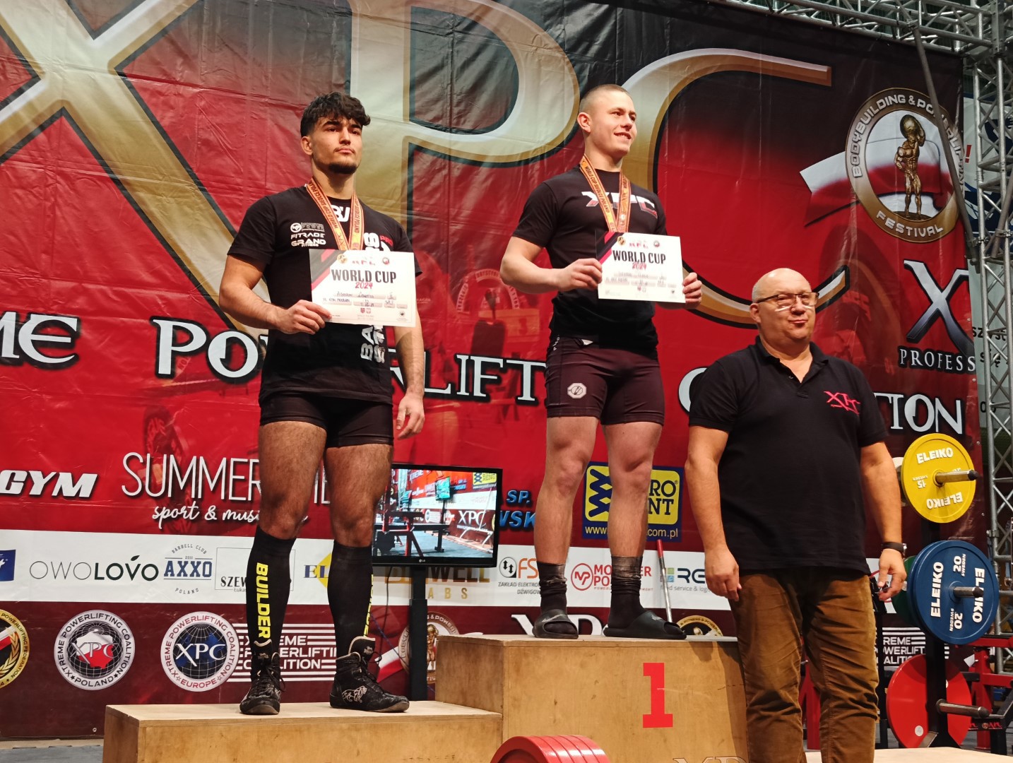 Szymon Tlock z gminy Debrzno wywalczył podw&oacute;jny Puchar Świata w tr&oacute;jboju siłowym