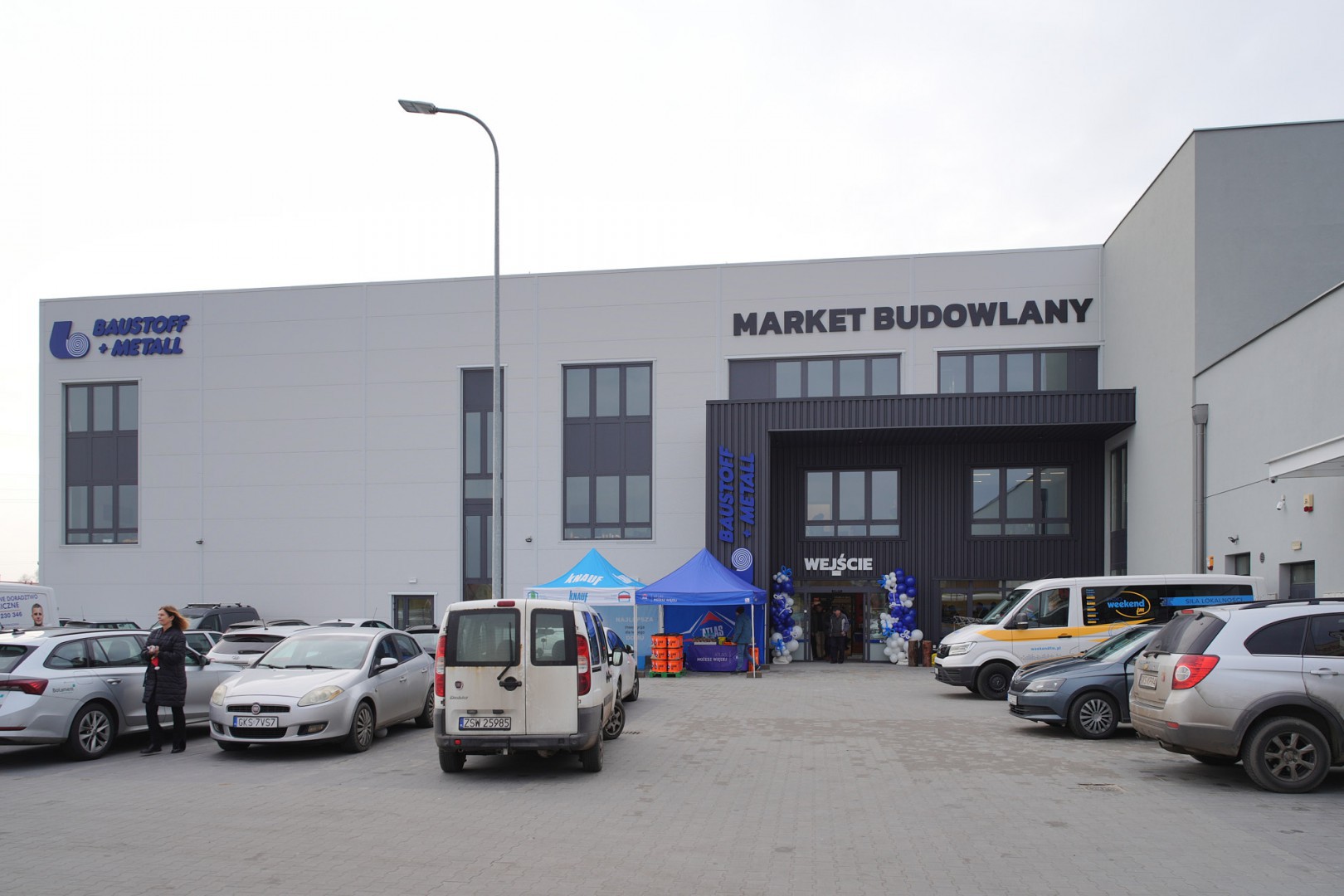 Były promocje, konkursy, nowości. W Chojnicach otwarto nową siedzibę Hurtowni i Marketu budowlanego Baustoff+ Metall. Posłuchaj relacji