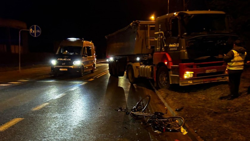 Rowerzysta potrącony przez ciężarówkę w Chojnicach był pijany. To ustalenia policji po porannym 20.12. wypadku w Chojnicach