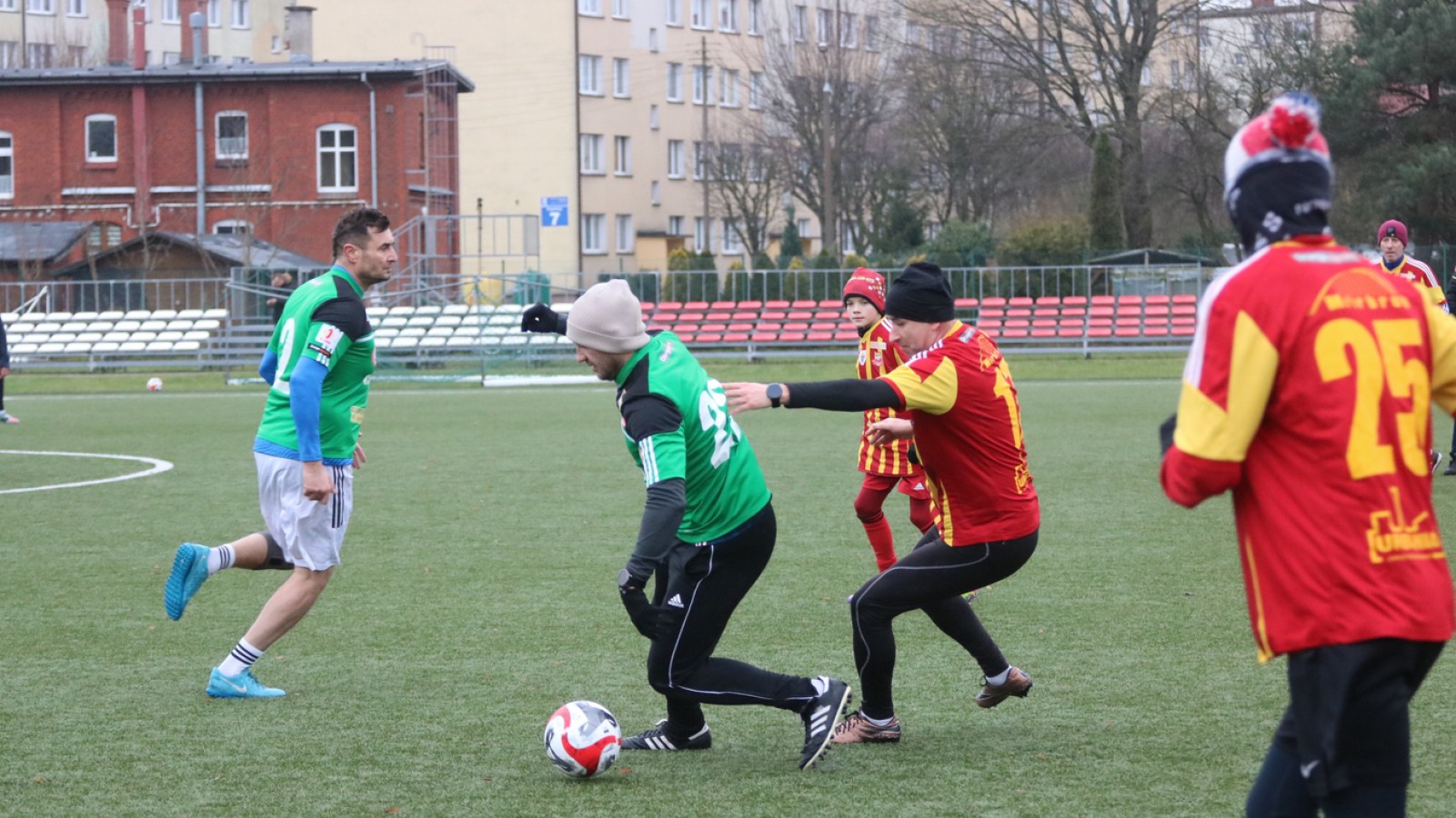 Aż 19 bramek padło w meczu noworocznym Chojniczanki. Pierwszego gola w 2025 roku strzelił Witold Lipiński (FOTO)