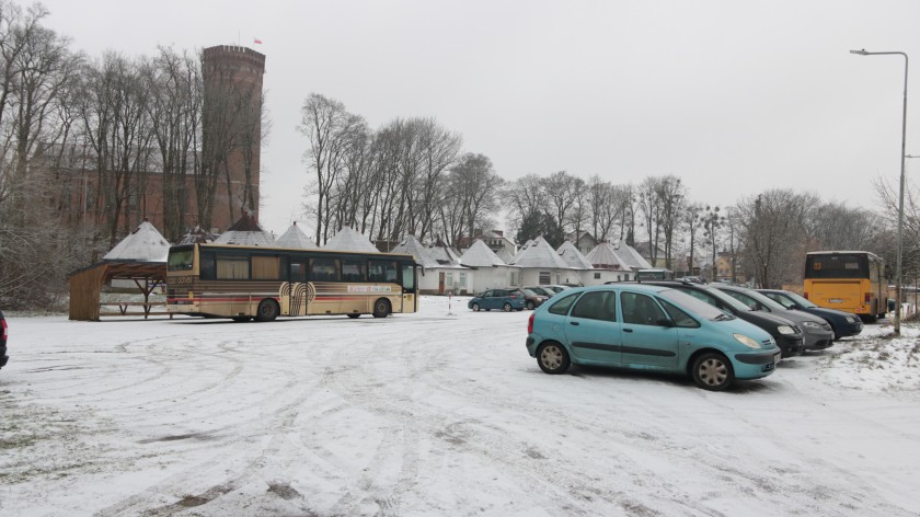 Wraca temat centralnego parkingu miejskiego w Człuchowie. Miałby on powstać na terenie po targowisku przy zamku