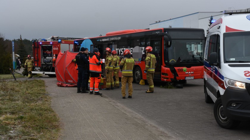 Śmiertelny wypadek przed chojnickim szpitalem. Autobus potrącił mężczyznę AKTUALIZACJA