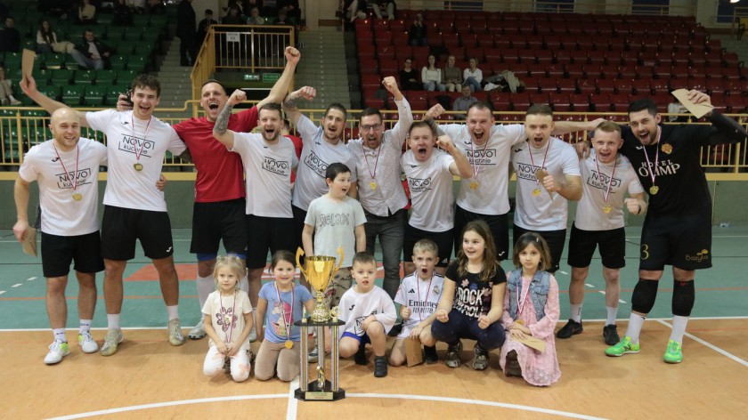 Memoriał Karola Ćwiklińskiego wygrał tegoroczny mistrz Chojnic. Novo Kuchnie triumfują w dwudniowym turnieju FOTO