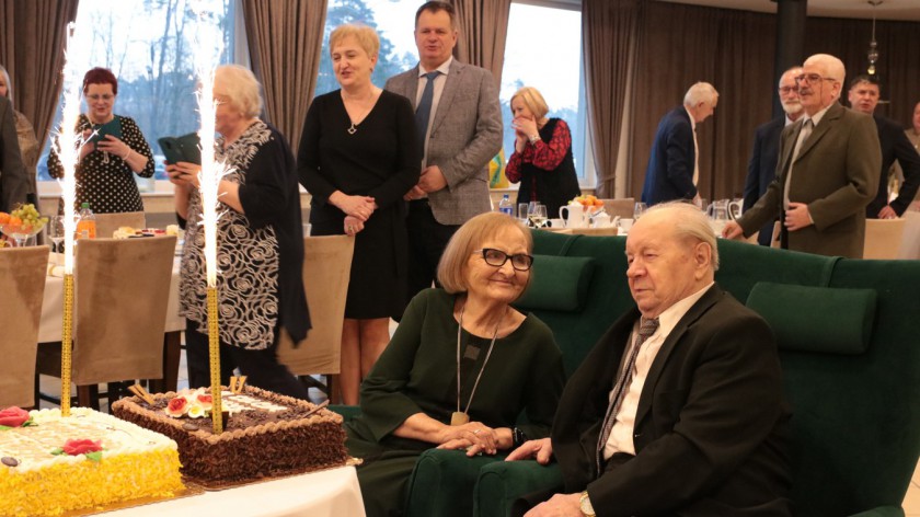 Miłość, wierność i nadzieja. Pierwsze kamienne gody w mieście. Łucja i Eryk Kłoskowie z Chojnic świętują 70. rocznicę ślubu FOTO