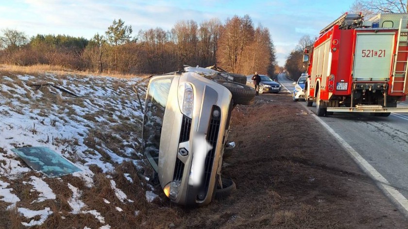 Jedna osoba została poszkodowana w wypadku na drodze krajowej nr 25 koło Sępólna Krajeńskiego FOTO