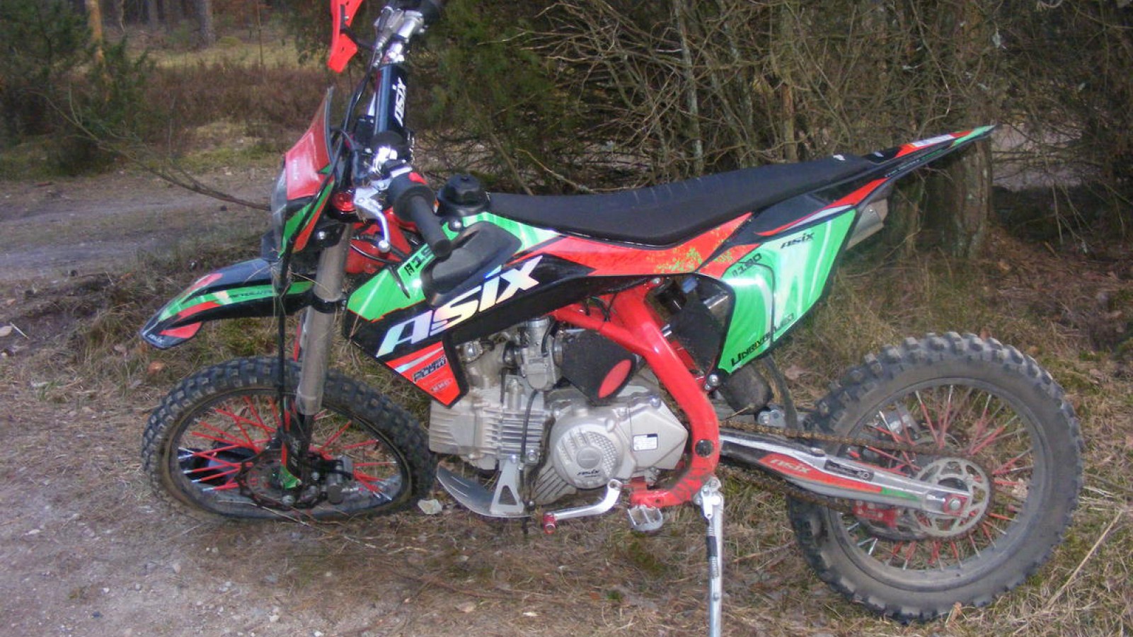 15-letni motocyklista zderzył się z fordem w Juszkach, w gminie Kościerzyna