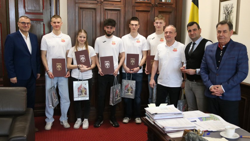 Jestem pełen podziwu i zachwytu. Burmistrz Chojnic docenił lekkoatletów Chojniczanki za ich wyniki w Halowych Mistrzostwach Polski FOTO