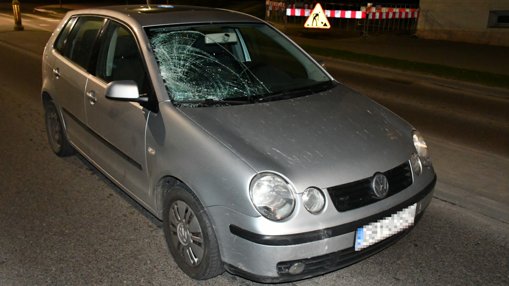 Kolejny poważny wypadek w powiecie bytowskim. Tym razem pieszy został potrącony na pasach