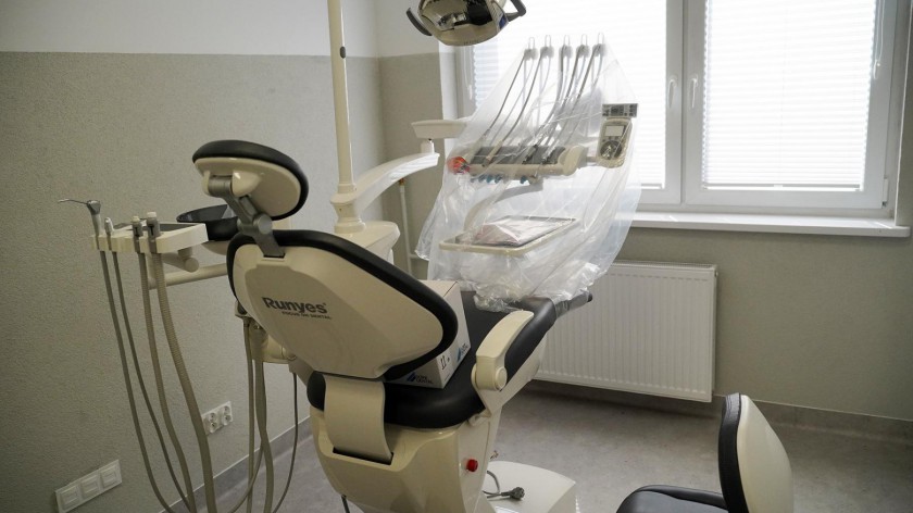 W szkole w Przechlewie będzie działał gabinet dentystyczny. Gmina podpisała porozumienie z firmą stomatologiczną