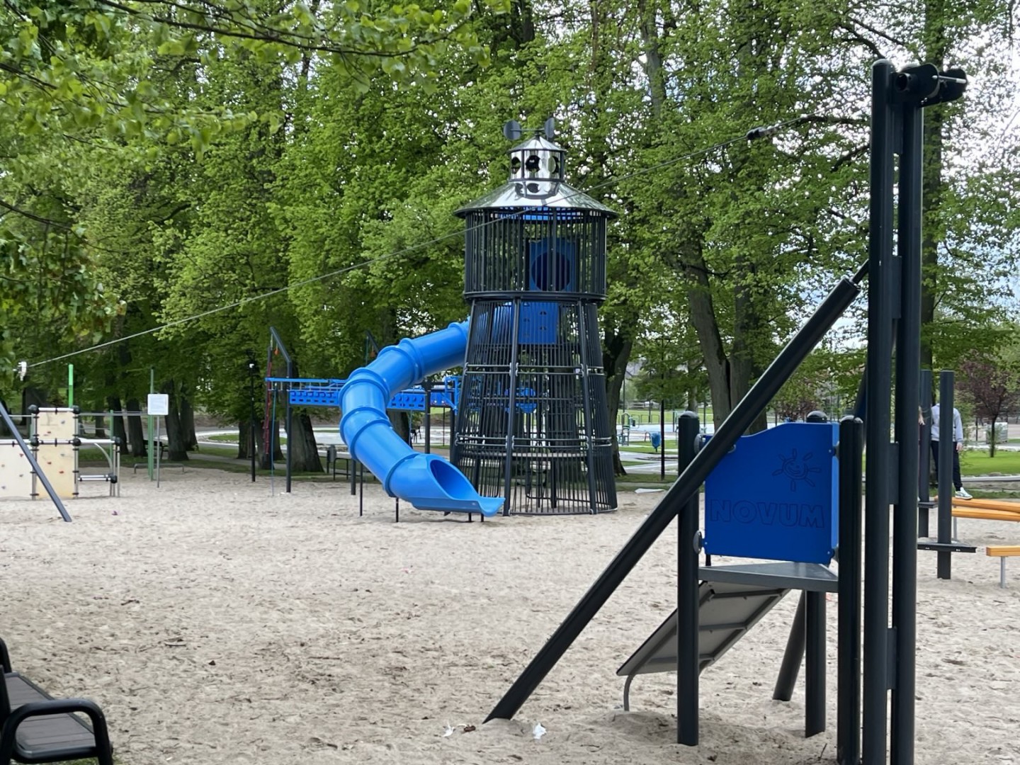 Dobiega końca modernizacja parku przy ulicy 8 Marca. "Już za chwileczkę będziemy mogli oddać ten park naszym mieszkańcom" (ROZMOWA)