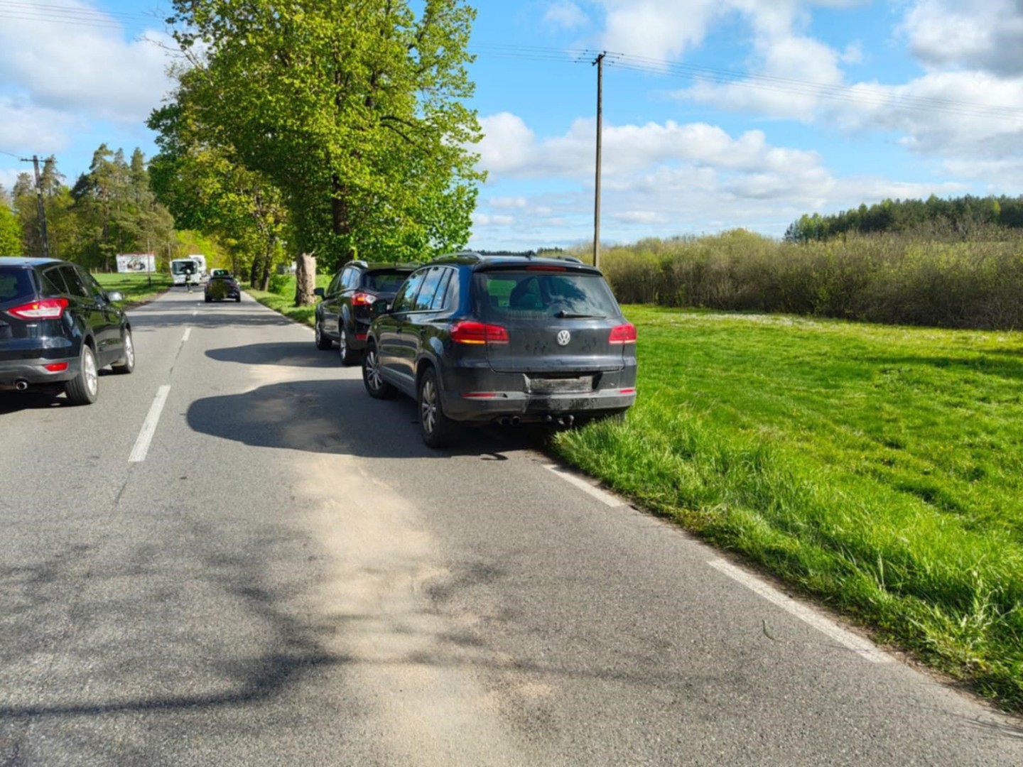 Kolizja na drodze wojew&oacute;dzkiej 214 w powiecie kościerskim. Policja ma już wstępne ustalenia