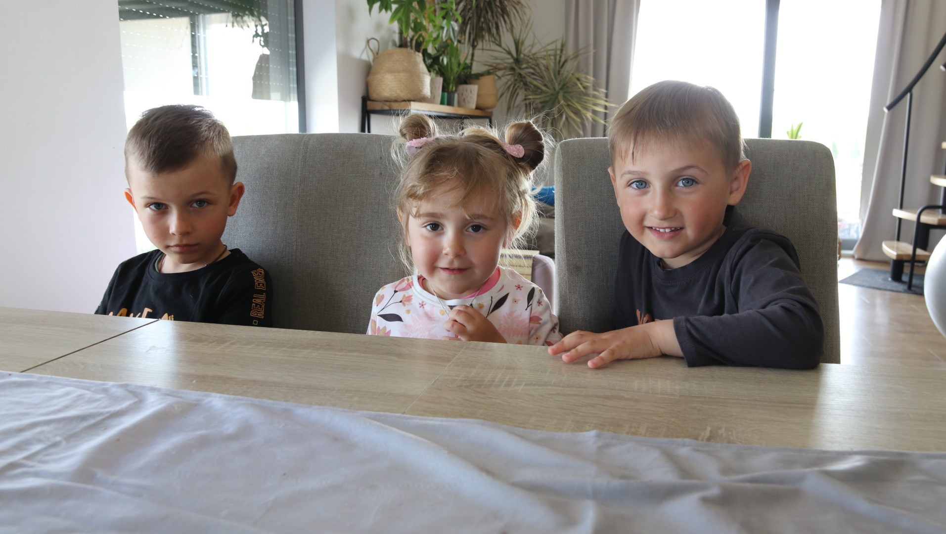 Bywa trudne, ale jest piękne - rodzice adopcyjni i zastępczy m&oacute;wią nam o swoim rodzicielstwie (REPORTAŻ)