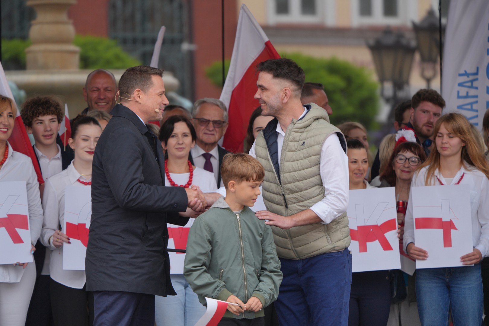 "Jeżeli frekwencja będzie tak duża, jak w roku 2023, to wygramy te wybory". Rafał Trzaskowski w Chojnicach (FOTO)