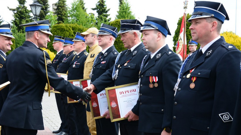 Nominacje, odznaczenia i podziękowania -  tak wyglądały w Chojnicach uroczystości z okazji Międzynarodowego Dnia Strażaka FOTO