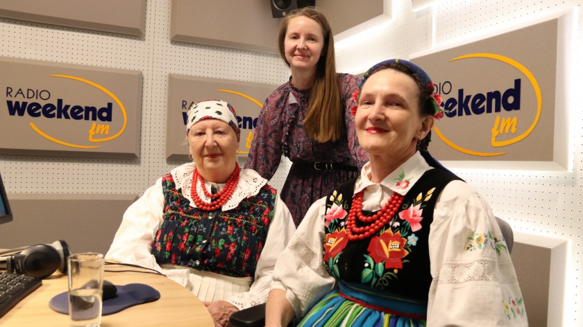 Stowarzyszenie Dworek Polski zaprasza na majówkę i konkurs zespołów ludowych ROZMOWA