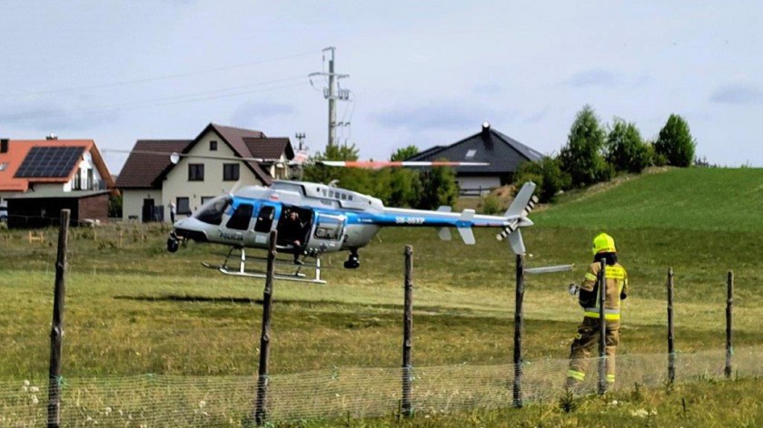 Policja nadal szuka zaginionego 74-latka z gminy Karsin. W akcję zaangażowano policyjny helikopter