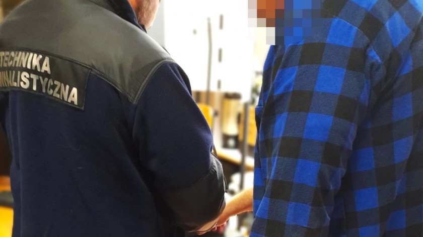 Był pijany i miał dożywotni zakaz prowadzenia pojazdów mechanicznych. Kierowcę zatrzymali kościerscy policjanci