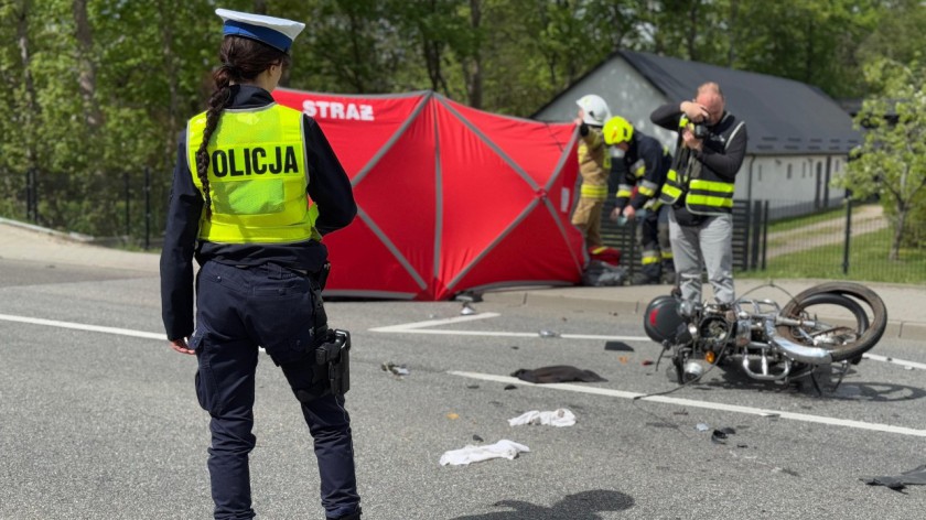 Śmiertelny wypadek w Kramarzynach, w powiecie bytowskim. Motocyklista zginął na miejscu FOTO, AKTUALIZACJA