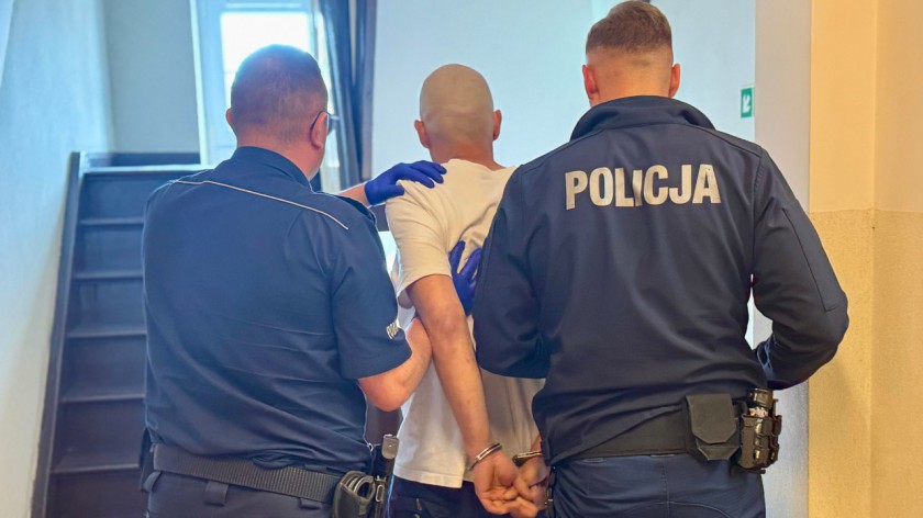 Po środkach odurzających opiekował się noworodkiem. Niebezpieczną sytuację przerwali policjanci