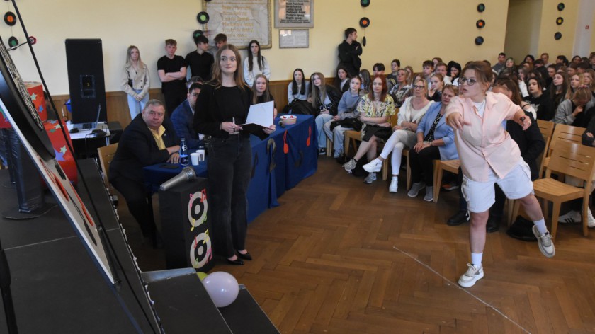 W Zespole Szkół w Chojnicach po raz 23 zorganizowano Piknik Samorządowca. Rywalizowali chojniccy włodarze FOTO